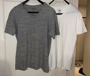 暑い夏に使い回せるTシャツ2枚を格安で！ZARAのＶネック白Tシャツ ファクトリエのグレーＶネックTシャツ 2枚セット売り　どちらもサイズL
