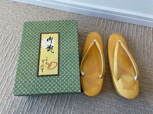 ☆てんぐ☆黄色の草履☆中古☆和装、着物☆大阪心斎橋 ☆女性用☆ 履物