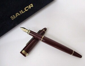 【1-172】 SAILOR セーラー FOUNDED 1911 14K 585 H-EF ボルドー 万年筆　ケース付 筆記具