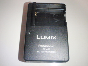 P002-04-66 Panasonic製純正バッテリーチャージャー DE-A66