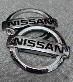 【新品】【送料無料】NISSAN 純正エンブレム　２個セット