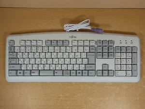 □Ab/565☆富士通 FUJITSU☆PS/2キーボード☆KB-0325☆動作不明☆ジャンク