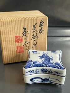 京焼 【 高野昭阿弥 染付 手巻 荒磯の図 香合 】 共箱付 横幅約5.0cm ■ 陶器 陶芸 陶磁器 茶道 茶道具 茶器 ■ 駒A 松815