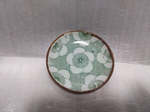 印判手　小皿　梅紋　印判　プリント　緑色　型染　染付　陶器　磁器　セトモノ　骨董品　レトロ　昭和　大正　明治