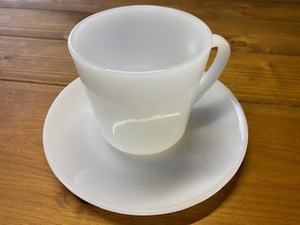 Fire King /ファイヤー キング / WHITE MILK GLASS / マグカップ / コヒーカップ/ ティーカップ/ ビンテージ /ソーサー付き/送料無料.1