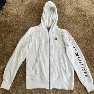 t80 tommy hilfiger パーカー サイズXS表記 中国製