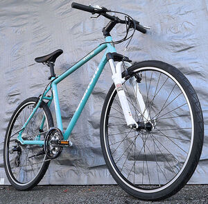 Bianchi(ATTIVO)アッティボ)ほぼ綺麗)タイヤ新品)26インチ)ct48cm)Shimano 24s)マウンテンバイク 中古