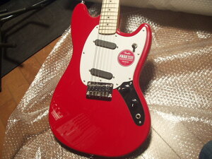 スクワイヤー　ソニック　ムスタング　トリノレッド　SQUIER / Sonic Mustang Maple-FB White-PG Torino Red　禁煙　新品同様です。