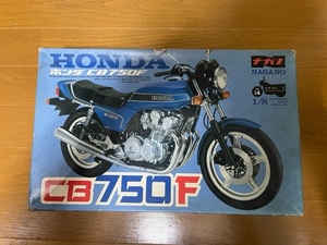 売り切り　　ナガノ製　1/8　ホンダＣB750F　未組み立て　