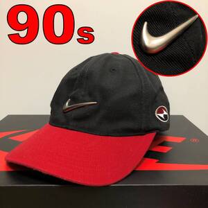 90s ビンテージ Y2K ナイキ NIKE メタルロゴ 立体ロゴ スウッシュ swoosh キャップ BRED 黒赤 バイカラー ツートン NIKEGOLF ナイキゴルフ 