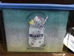 ハローキティ　フラットポーチ　サンリオ　HELLO KITTY