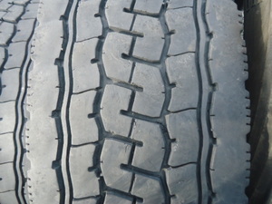 ○　パ4826　■275/80Ｒ22.5　4本価格■　送料無料　Ｍ890 地山 高床 大型トラック 積載車 10t 　ミックス