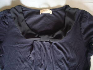 エニィスィス any SiS　☆彡　カットソー　半袖　紺地に襟元が黒のリボン型　サイズ　２