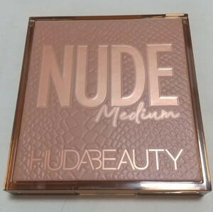 ☆コスメパレット//アイシャドーNUDEミディアム/HUDA BEAUTYフーダビューティー