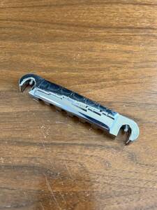 ★MONTREUX モントルー Compensated Tailpiece Nickel［8918］wrap around ラップアラウンド テールピース ３弦プレーン