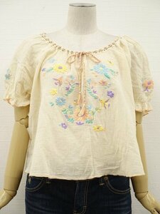 美品 w closet wears inc パフスリーブ 半袖 ラウンド プルオーバーブラウス ペールオレンジ地 ライトブルー×オレンジ×イエロー 花&鳥柄