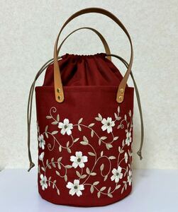 手刺しゅう　トートバッグ　ハンドメイド　花柄　お花の刺しゅう　バケツ型トートバッグ　手刺繍 丸底 