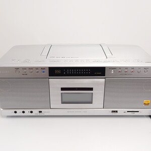 I2840 オーディオ機器 SD/USB/CD ラジオカセットレコーダー TOSHIBA AUREX TY-AK24 2024年製 東芝 通電確認済 中古 ジャンク品