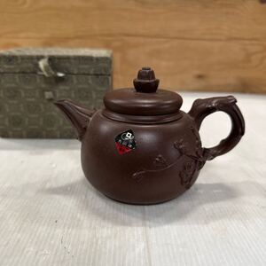 方牌　紫泥 紫砂壺急須 茶壺 茶器 在銘 茶道具 時代物 中国美術 蓋裏款 朱泥 紫砂茶壺 急須 茶器 煎茶道具 中国古玩 中国宜興