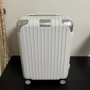 RIMOWA HYBRID Cabin リモワ スーツケース ロゴ アルミニウム 白 旅行 出張 容量37L 機内持ち込み可能 21インチ