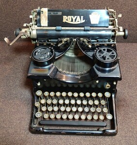 ロイヤル アンティーク タイプライター ROYAL typewriter