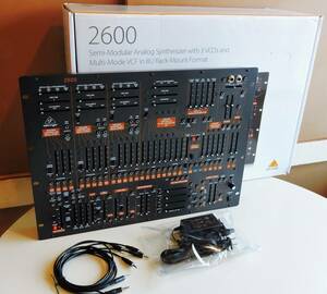 Behringer 2600 セミ・モジュラー シンセサイザー 使用頻度極小 美品 箱/取説/パッチコード付属 検）ARP moog ビンテージ・アナログシンセ 