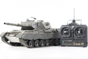 【ト福】TAMIYA タミヤ 1/16 レオパルドA4 西ドイツ 組立済 余剰パーツ・コントローラー付き 戦車 レオパルド1 プラモデル LBZ01LLL19