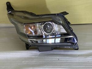 JH1 NWGNカスタム 右ヘッドライト Koito 100-62161 HID#3241