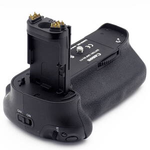 Canon BG-E11 BATTERY GRIP for EOS 5Ds 5DsR 5D Mark III [ MarkIII ] BATTERY MAGAZIN BGM-E11L 付 LP-E6 LP-E6N LP-E6NH 対応 中古格安 