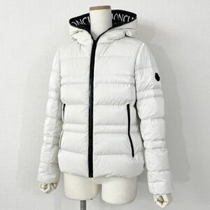 ○ 12L2 MONCLER モンクレール 22AW THARON ダウンジャケット フードロゴ 袖ワッペン 00 ホワイト アウター 上着 羽織 レディース