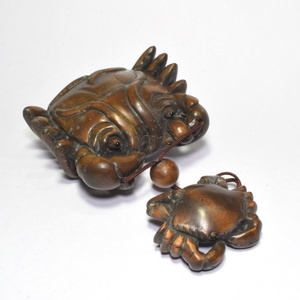 印籠 柘植 蟹 蛸 彫刻 黄楊 繊細彫刻 木製 カニ タコ 【d6-2_b4】