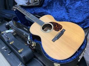 貴重なLarrivee Guitar OM-3 Delux Edition ラリビーアコースティック　オーケストラモデル　ラリヴィーギターOM-3RWDX