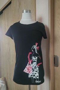 DKNY ダナキャランニューヨーク Tシャツ ブラック Ｓ 綿100 半袖 黒 トップス