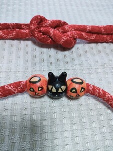 かわいいハロウィンの帯締め付き帯留め