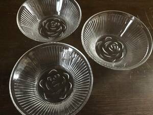 昭和レトロ食器 Press glass プレスガラス Rose バラ ビンテージ 小皿 深皿 ３皿セット