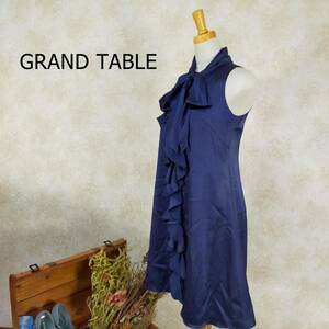 グランターブル GRAND TABLE ドレス ブルー フリル パール ひざ丈 リボン ノースリーブ 青 ノースリーブ ボウタイシャツ風 光沢 3442