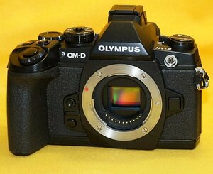 ★一発即決★訳あり★オリンパス「OM-D E-M1」元最上位機種★純正おまけレンズ＆32GB付★最新ファームウェアに更新済です★ミラーレス★