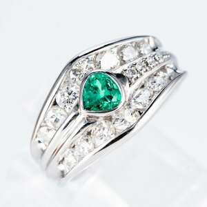 日常使いに！ コロンビア産エメラルドxダイヤモンドパヴェプラチナリング E: 0.28 ct D: 1.32ct Pt900 7.02 12号