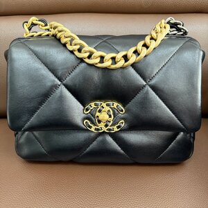 新品同様 ★CHANEL シャネル★CHANEL 19 AS1160 ディズヌフ ラムスキン フラップバッグ チェーン ショルダーバッグ 超人気 レディース