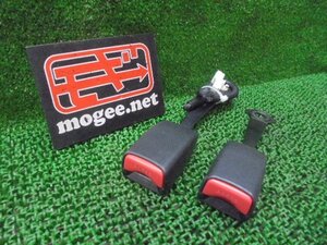 9EQ1671IC横4 ) マツダ デミオ DEJFS 後期型 純正 フロントシートベルトバックル左右セット