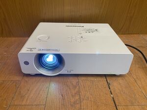 ★綺麗★動作品★Panasonic★大型プロジェクター★ランプ使用時間882H★最大輝度4800ルーメン★PT-VW440★1677万色★パナソニック★SR(P903