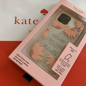 新品！ケイトスペード/デイジーの花がキラキラビジュー入り♪写真が入る　iPhone11Proケース　kate spade 　8aru6693　クリア　