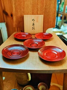 ★ 山中漆器 喜八 喜八工房 茶托 5枚セット 銘々皿 小皿 菓子皿 ろくろ目 轆轤目 天然木 根来 共箱 赤 木製 漆塗 漆器 うるし塗り 煎茶道具