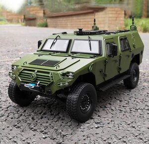 Mengshiオリジナルオフロードカーダイキャスト1PCE 1/18スケール 軍用車両 装甲車モデル 70周年記念モデル ミニチュア ミリタリーグリーン