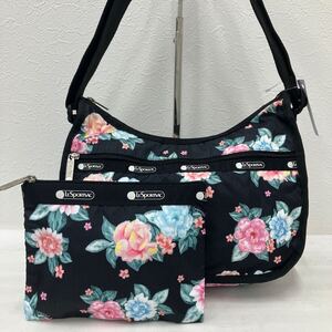 □3−2840 LeSportsac レスポートサック ショルダーバッグ 斜めがけ ブラック系 黒 花柄 ナイロン 軽量 カジュアル レディース ポーチ付き