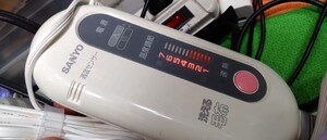 【訳ありジャンク　コントローラのみ　通電のみ確認済み】SANYO　電気毛布　コントローラ　型番不明　中古　現状渡し