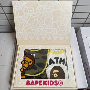 【未使用】アベイシングエイプ　ギフトセット　スタイ よだれかけ ロンパース　A BATHING APE BAPE KIDS BABY ベビー　出産祝い カモ　迷彩