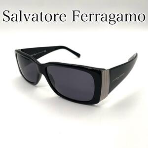 Salvatore Ferragamo サルヴァトーレフェラガモ　サングラス ブラック　2093 ケース付