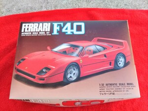 フェラーリ　F40　オーセンティックモデル　スケール　新品　保管品