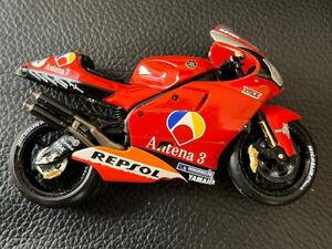 1/24スケール ヤマハ オートバイ ミニカー YAMAHA YZR500 #6 阿部典史 ノリック HRC 完成品 REPSOL レプソル